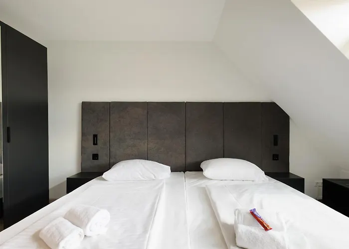 Lenas Donau Hotel Vienna
